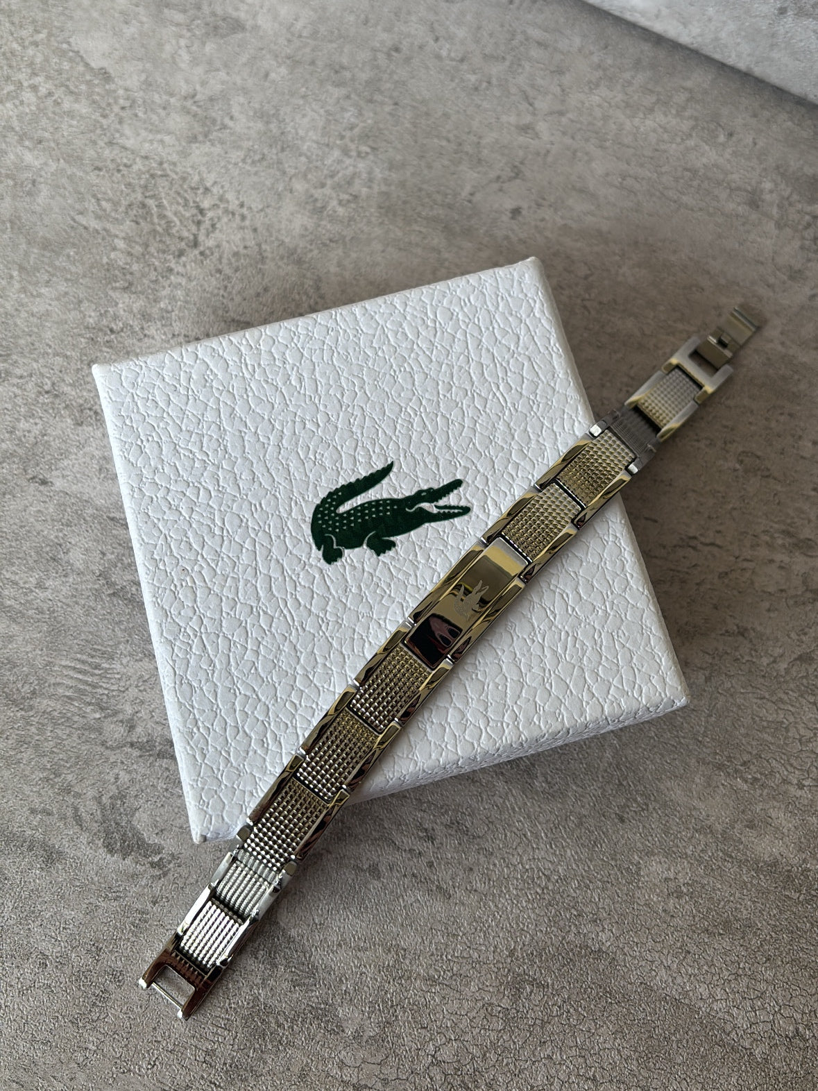Brazalete Lacoste